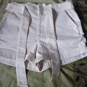 Express Women's Cream High-Waisted Shorts